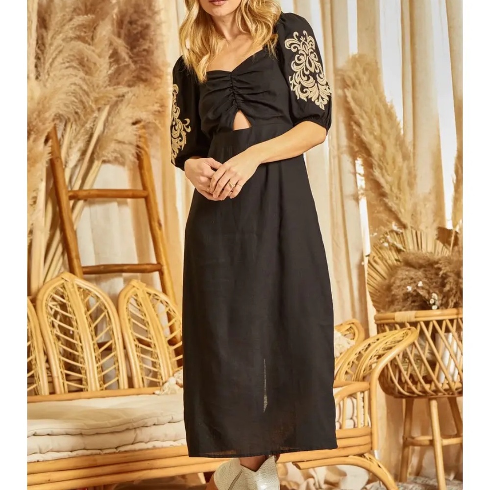 NWT Embroidered Puff Sleeve Western Midi Dress in Black